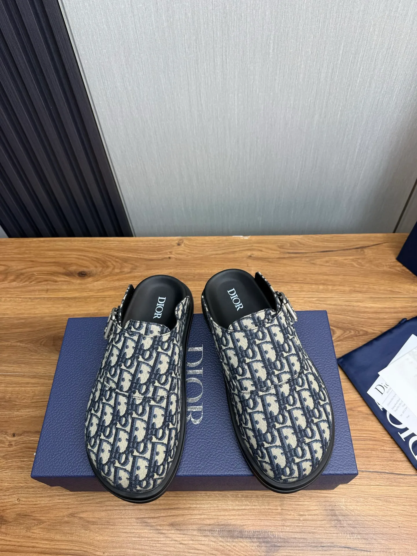Men's shoes 💰560💰 Dior. Men's slippers 🩴Official website one to one production 38-45 sizes 45 46 🉑️Customized! Original embossed cowhide, sheepskin lining✅Original outsole⬆️